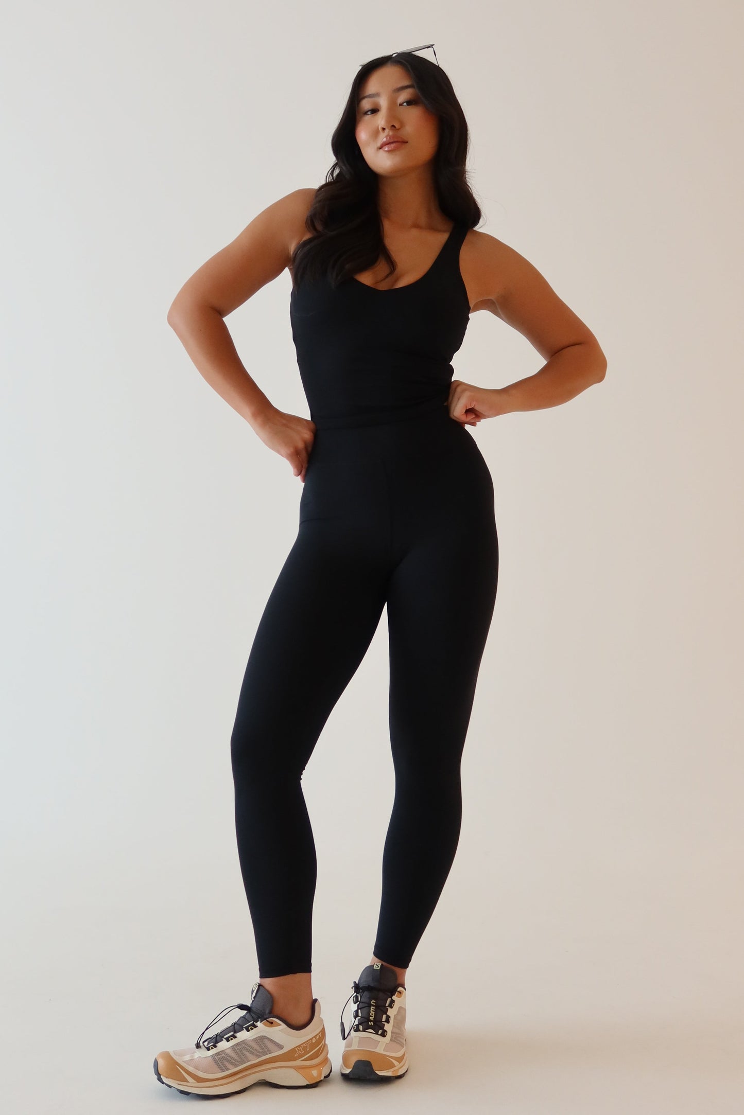 Venus V Back Leggings - Black